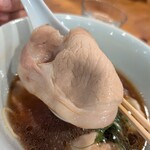 中華そば しば田 - 豚肩ロース、丁寧に作られてる事が分かります。