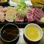 豚小家 - もつ刺し５点盛りです