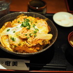 ８９０えん『辛ヒレカツ丼』2014.11