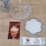 ゲート・イン - お皿とカード