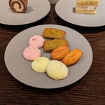 Crossroads Kitchen - 