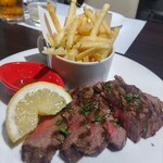 レストラン&バル elBUVA  - ほほえみ牛のステーキ