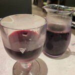 サイゼリヤ 小田急マルシェ中央林間店 - デキャンタで赤ワイン