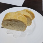 レストラン&バル elBUVA  - 自家製パン