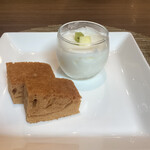 中国料理 桃李 - 桃李特製デザート(杏仁豆腐とカステラ)