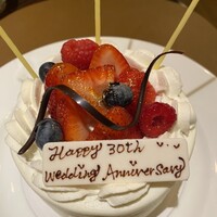  「メトロポリタングリル」 ヒルトン東京 - 誕生日特典のケーキ
