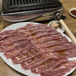 焼肉幸泉 - ツラミ。ふわっと焼くのがおすすめ。