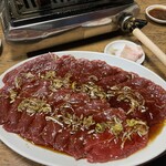 焼肉幸泉 - 並ロース。片面焼きでOK。
