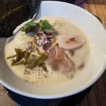 中華そば鷸 - クリーミーな鶏豚ラーメン