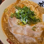 元祖熟成細麺　香来 - ラーメン880円、細麺がわたしのタイプ大好き