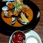 325008853 - 肉厚の白身魚に小麦粉を振りポワレに♡フルーティなトロピカルソースがめっちゃ美味しい❤️(*´∇｀*)