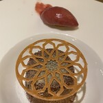  「メトロポリタングリル」 - ピスタチオのケーキとアイスクリーム