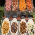  「メトロポリタングリル」 - サーモン、サラミ、シュリンプ等