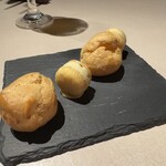 テアトロ ディ マッサ - ◆突き出し（星3.3）
      　・アンチョビバターサンド
      　・シュークリーム（生ハムムース）