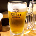 仙台牛焼肉　と文字 - 生ビール「モルツ・ザ・ドラフト」（￥594）。プレモルとは違うこだわりを感じる