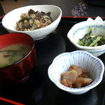 豚肉となすの味噌炒め定食　８３０円