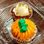 Infusion - 前がパンプキンチーズカップケーキ☆奥がキャロットカップケーキ♡