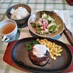 万平食堂 - ホワイトガーリックハンバーグ