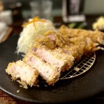 あげづき - 揚げ具合は絶妙。外はカリッと、中は肉の食感は感じるけどジューシー。脂のしつこさはありませんでした。