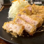 あげづき - そのまま揚げた状態が1番美味い。塩やソースをかけると、とんかつの絶妙な風味や味を損ねてしまう‥そんな風に感じました