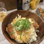 サカバノキング - チキンカツどん。ごはんはかなり入ってますー375円。