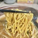 中華料理 天鴻 - すりばちみそラーメン 麺リフト♪
