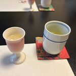 杏花亭 - 左が柚子ジュース