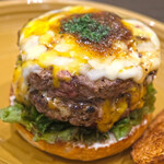 cafe & dining MONKEY TREE - ダブルチーズバーガー 1969円