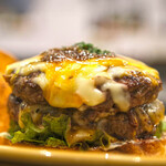 cafe & dining MONKEY TREE - ダブルチーズバーガー 1969円