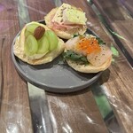 スタンド4坪らばー - 超おパンざい　左からシャインマスカット無花果アーモンド、生ハムとクリームチーズ、最後は…魚介！