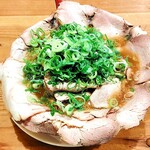 らーめん2国 - 毎回変わる部位、それぞれが美味い