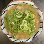 お好み焼き 城土井 - ニンニクもつ煮@５８０円！