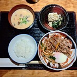 北新地 つきしろ - すき焼き定食(温泉卵付き)