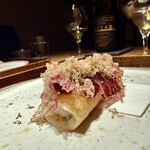 肉割烹 上 - ブルーチーズ春巻き風 牛の生ハム トリュフ