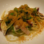 タコとカラスミ、青菜のスパゲッティー