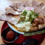 寅真らーめん - 辛味噌チャーシューメン