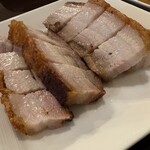 錦福 香港美食 - 皮つき豚バラ肉の焼物