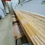 まるかつ - 店内カウンター