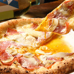 トラットリア エルモチェーロ - 料理写真:ピッツァ　ビスマルク