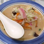 リンガーハット - 料理写真:長崎ちゃんぽん(麺少なめ)