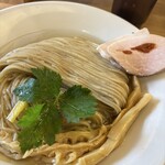 めん処 きよ洲 - 昆布水に浸かったキレイに畳まれた細麺！