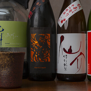 店主自らが選び抜いた地酒は、地元・兵庫の銘柄のみが揃います