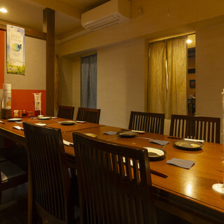 各種宴会・歓送迎会を歓迎！落ち着いた雰囲気には半個室も完備