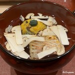 御料理 寺沢 - 甘鯛の炭火焼に松茸､青柚で留められた帆立貝柱と木耳と南瓜の真薯の椀