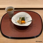 御料理 寺沢 - 焙じ茶と洋梨のコンポートと柿と桑茶の羊羹