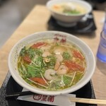皇蘭 - エビとトマトのバジルラーメン