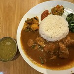 え 町田なのに ネパール餃子酒場 そるてぃ - 【ダルバート・チキン】