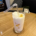 え 町田なのに ネパール餃子酒場 そるてぃ - セットドリンク　マンゴーラッシー　