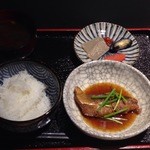 居酒屋こころ - 煮魚定食８００円