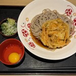 いろり庵 きらく - 料理写真:■冷やしかき揚げ天玉そば¥690